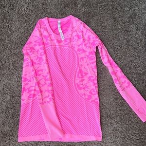 Lululemon Swiftly Tech Long Sleeve size 12
